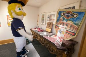 Milwaukee-Public-Library-Foundation-Ben-Franklin-Awards-Bernie-Brewer