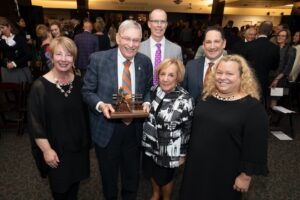 Milwaukee-Public-Library-Foundation-Ben-Franklin-Awards-Bud-and-Sue