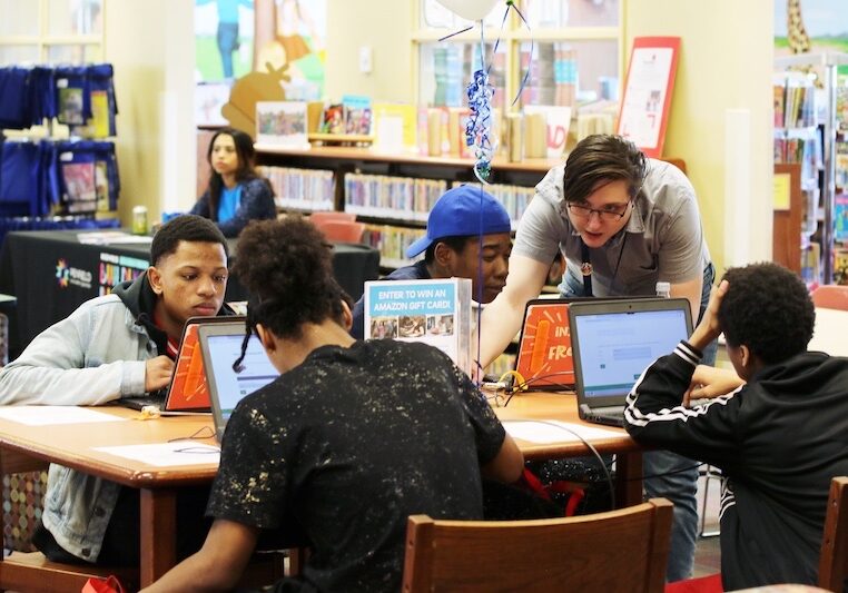 Milwaukee-Public-Library-Foundation-Teens-on-Laptops-Learning